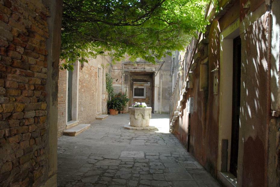 Dorsoduro - Corte Della Comare Venise Extérieur photo